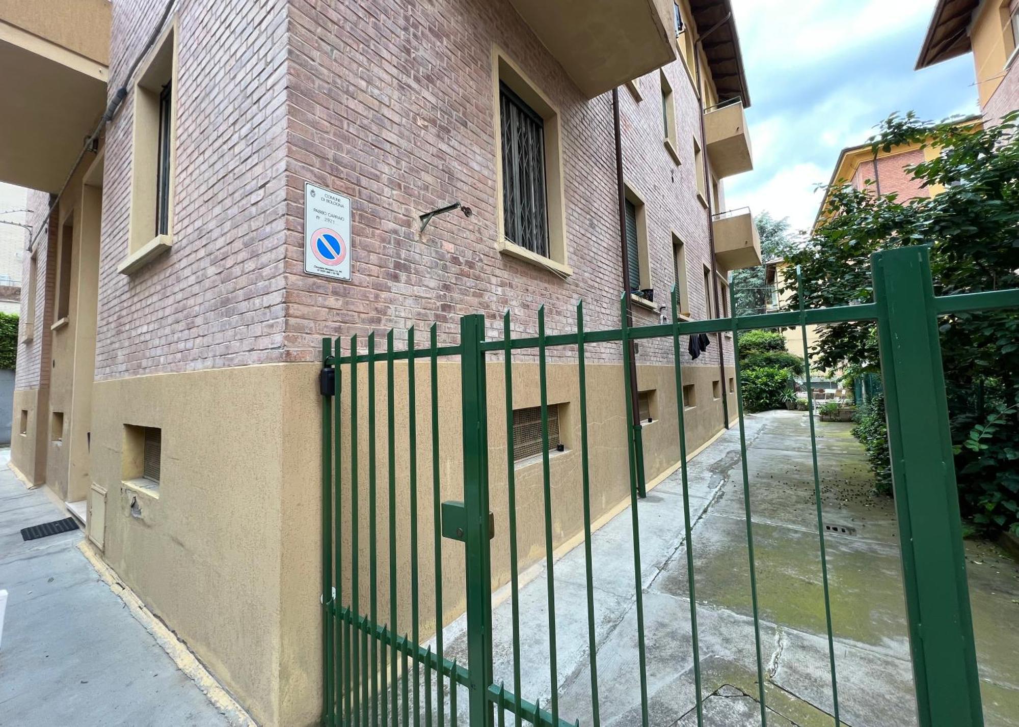 Charming Apartment Near Saragozza Bologna Ngoại thất bức ảnh
